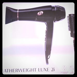 T3 Featherweight Luxe 2i Hair Dryer and Brush